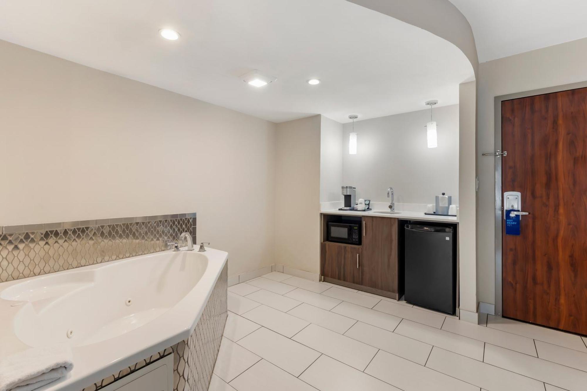 Holiday Inn Express & Suites Nashville Southeast - Antioch By Ihg Eksteriør billede